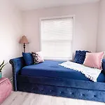 Cheerful & Modern Home W/ A Walkout Deck Area