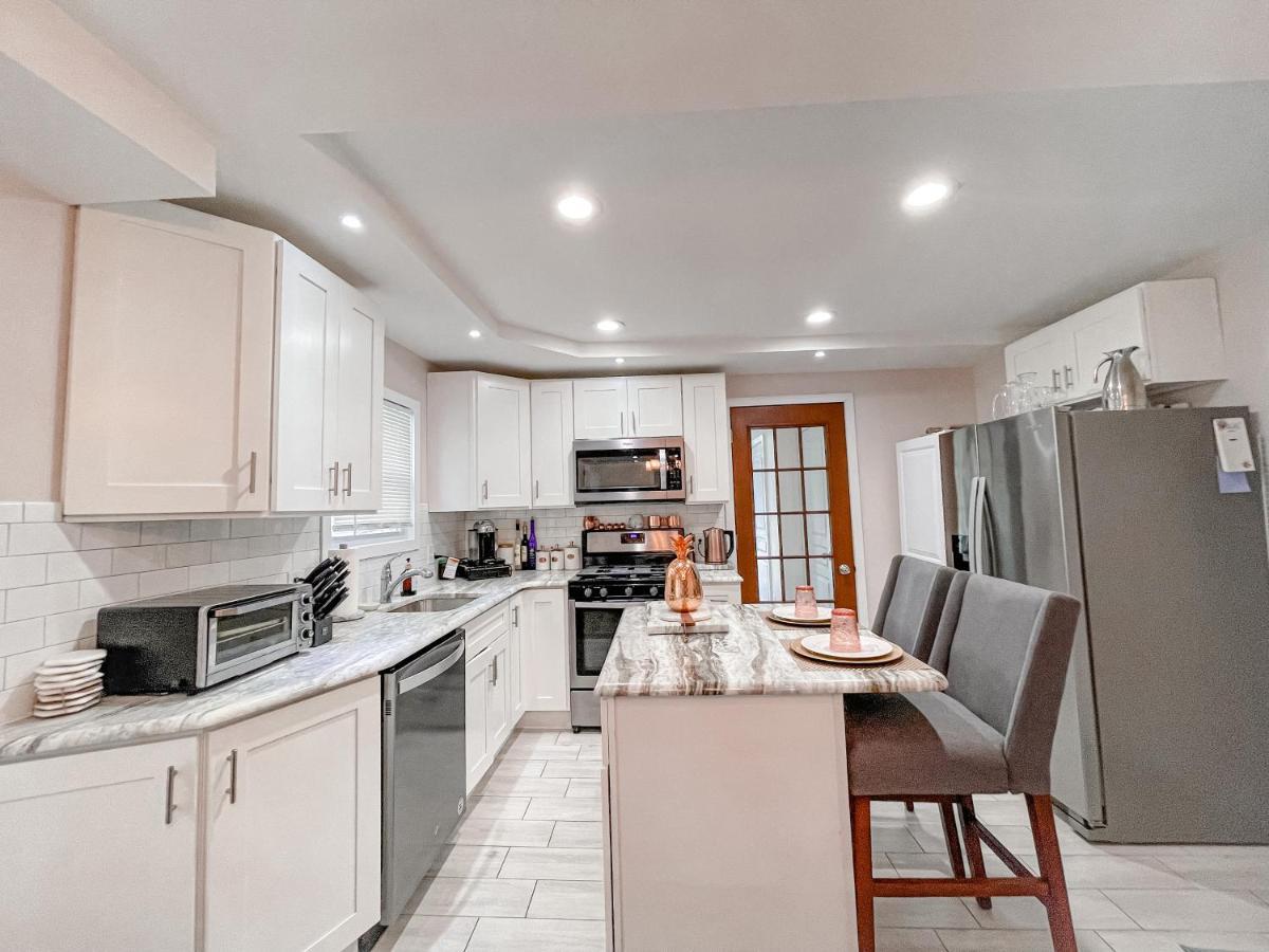Casa de férias Cheerful & Modern W/ A Walkout Deck Area Glenside
