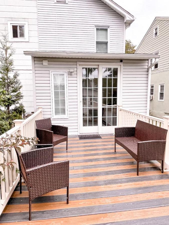 Cheerful & Modern W/ A Walkout Deck Area Casa de férias Glenside