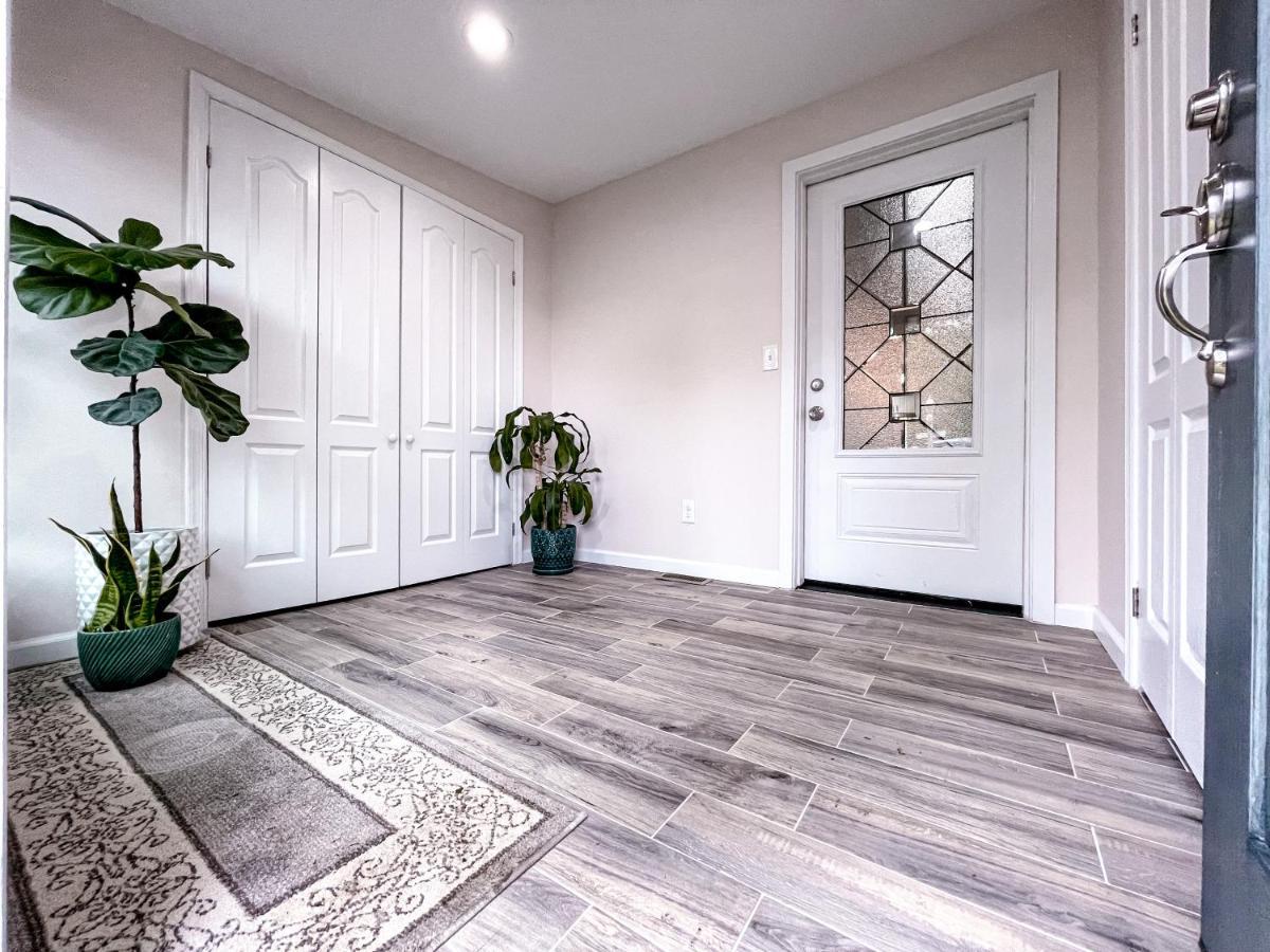 Casa de férias Cheerful & Modern W/ A Walkout Deck Area Glenside