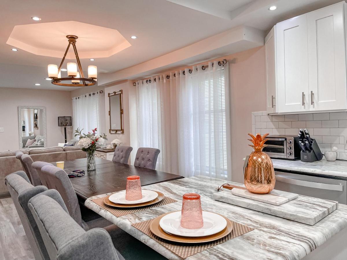 Cheerful & Modern W/ A Walkout Deck Area Casa de férias