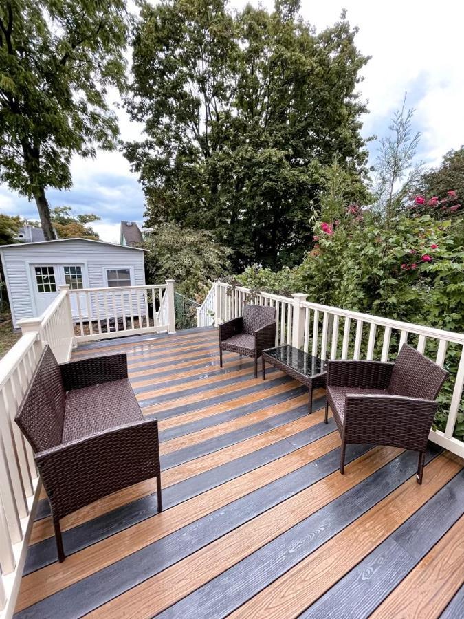 Casa de férias Cheerful & Modern W/ A Walkout Deck Area
