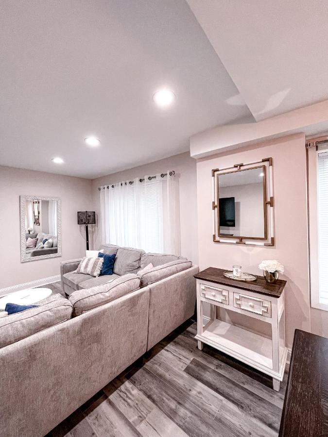 Casa de férias Cheerful & Modern W/ A Walkout Deck Area *