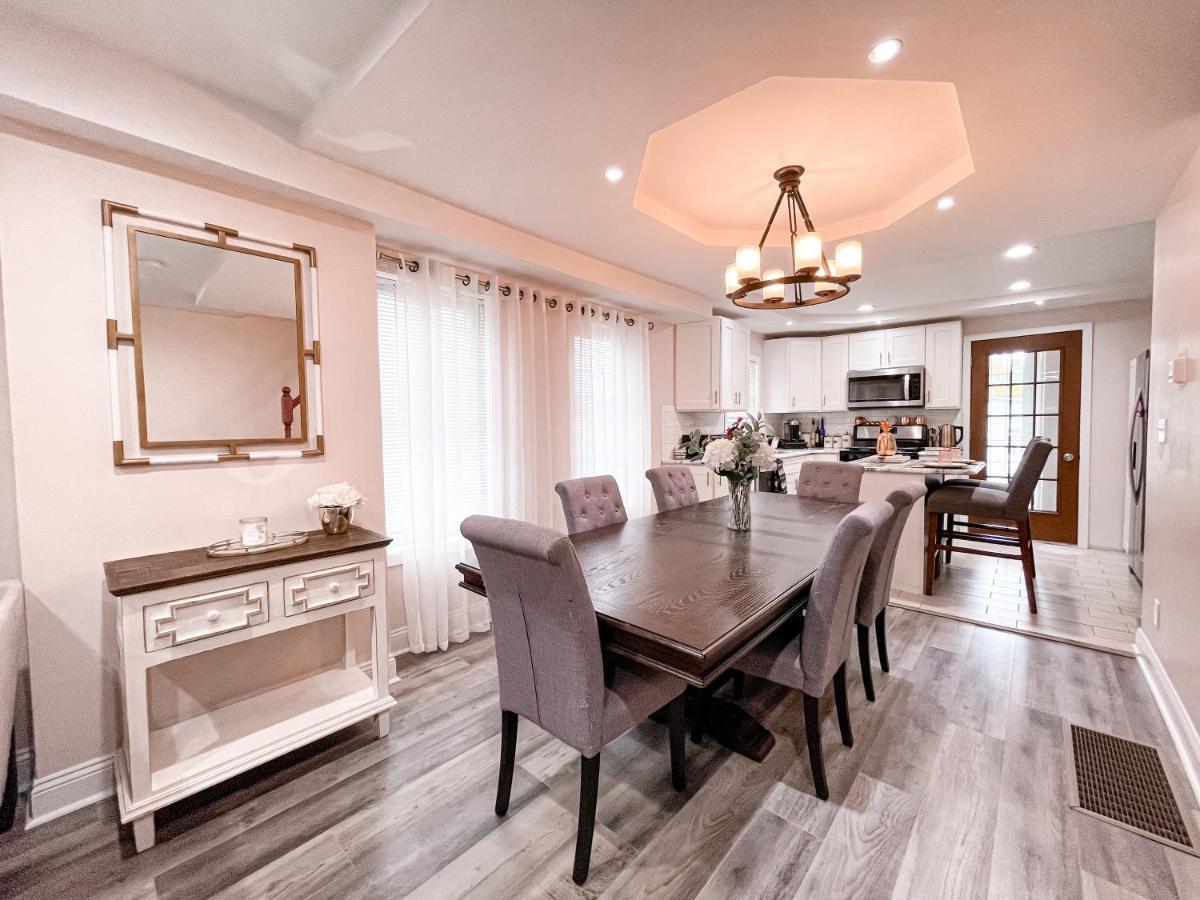 Cheerful & Modern W/ A Walkout Deck Area